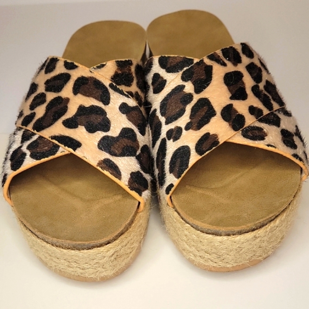 Leopard Print Women's Sandals, great with crop jeans #4 - Picture 3 of 5